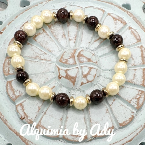 Pearls and Garnet  January birthstone beaded bohemian bracelet - Picture 1 of 5